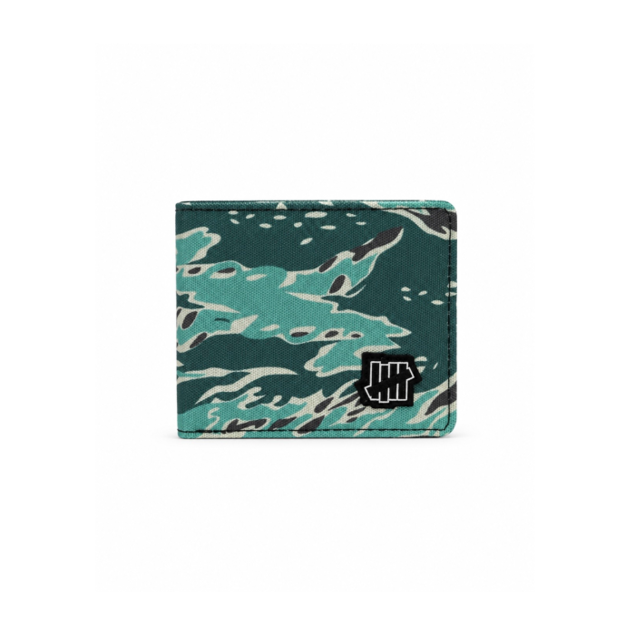UNDEFEATED Bi-fold CAMO Wallet